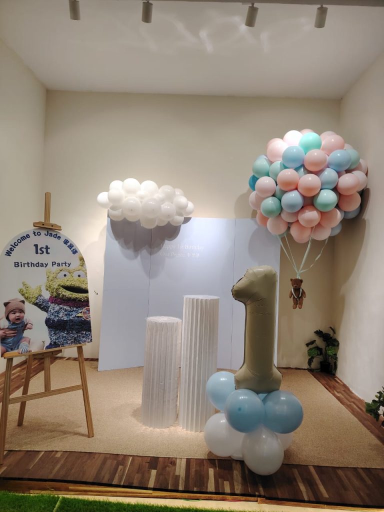 Hot air balloon theme