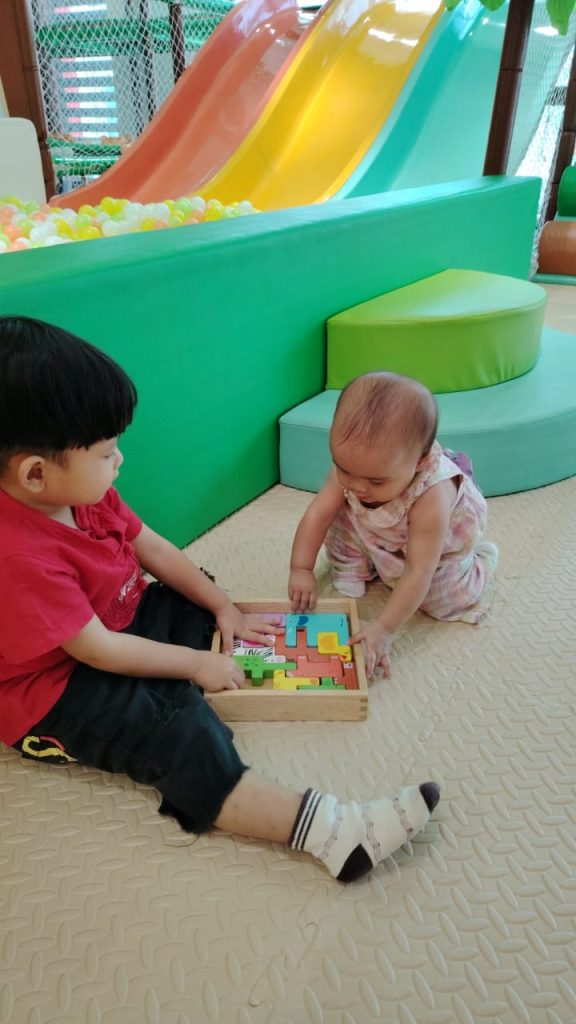 Children playing on the soft play at Wulala Kidzland
