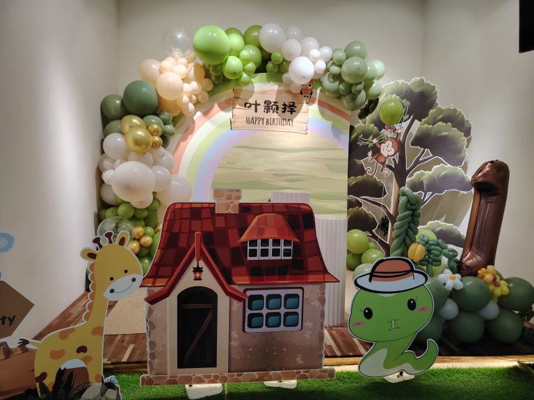 Rainbow house theme